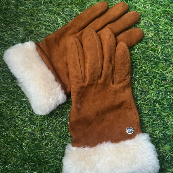 UGG Accessories - UGG Brown Suede Gloves with Cream Fur